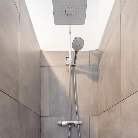 Bett Im Bahnhof Gueterschuppen Keine Ja Oder Aehnlich *