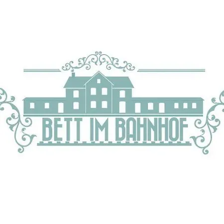 Bett Im Bahnhof Gueterschuppen Keine Ja Oder Aehnlich *