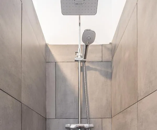 Bett Im Bahnhof Gueterschuppen Keine Ja Oder Aehnlich *